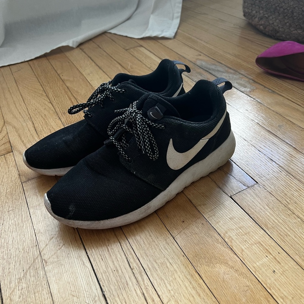 Nike Roshe size 37